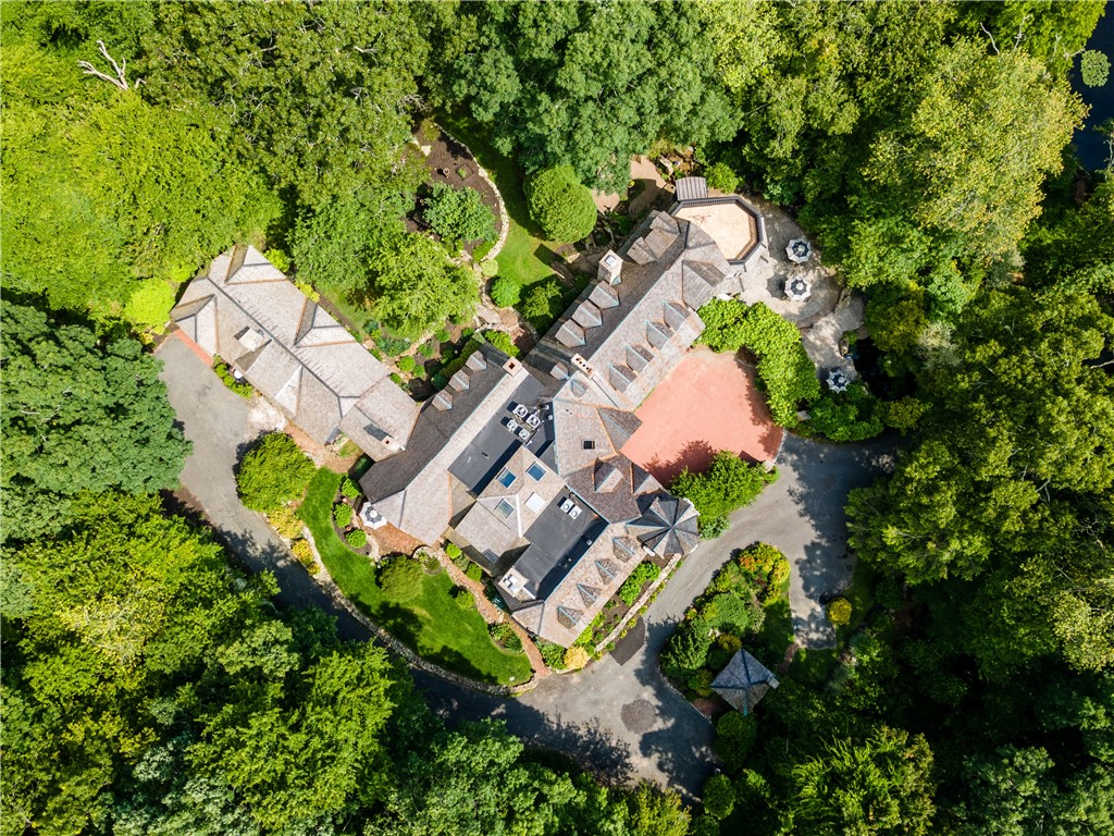 2550 Vineyard Road North Kingstown, RI 02874 - Photo 5 of 50 Aerial does not show the barn and the fenced fields and tennis court