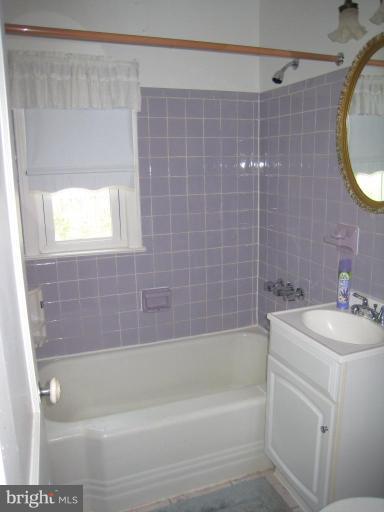 4416 Clearfield Road Silver Spring, MD 20906 - Photo 10 of 11 Bath #1