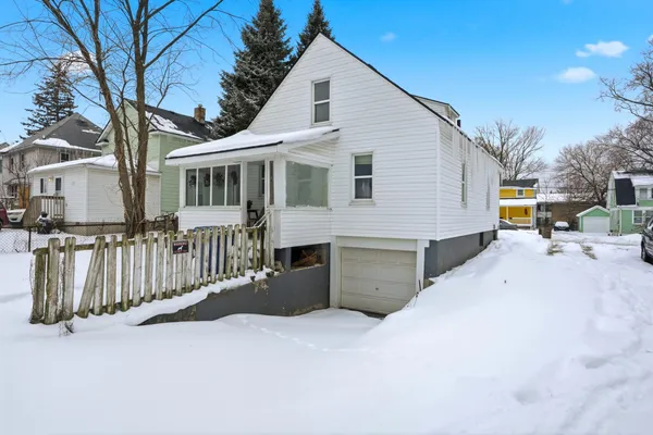 $162,500 | 18 Edna Avenue, Pontiac, MI 48341