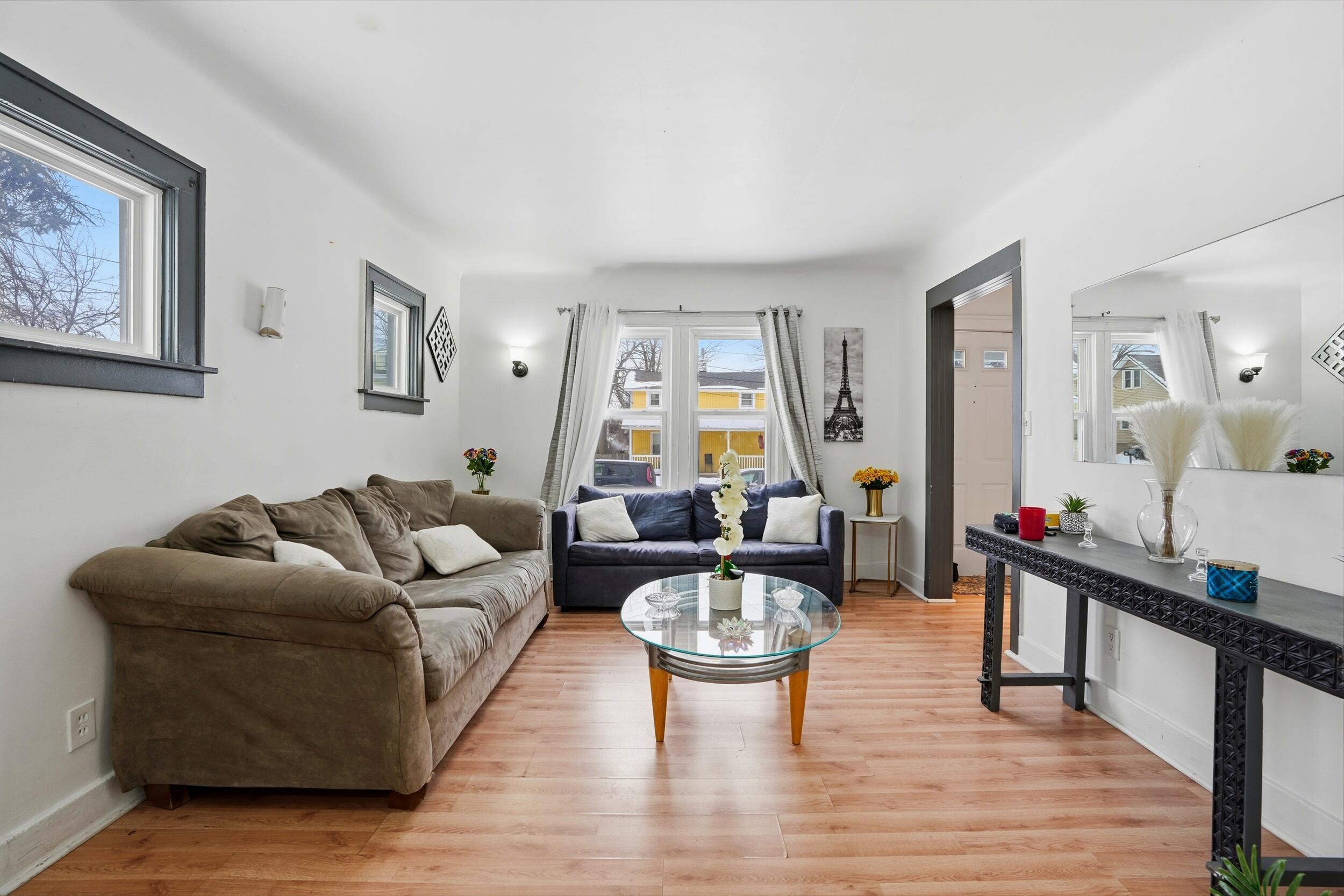 18 Edna Avenue Pontiac, MI 48341 - Photo 3 of 22 014