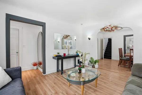 $162,500 | 18 Edna Avenue, Pontiac, MI 48341