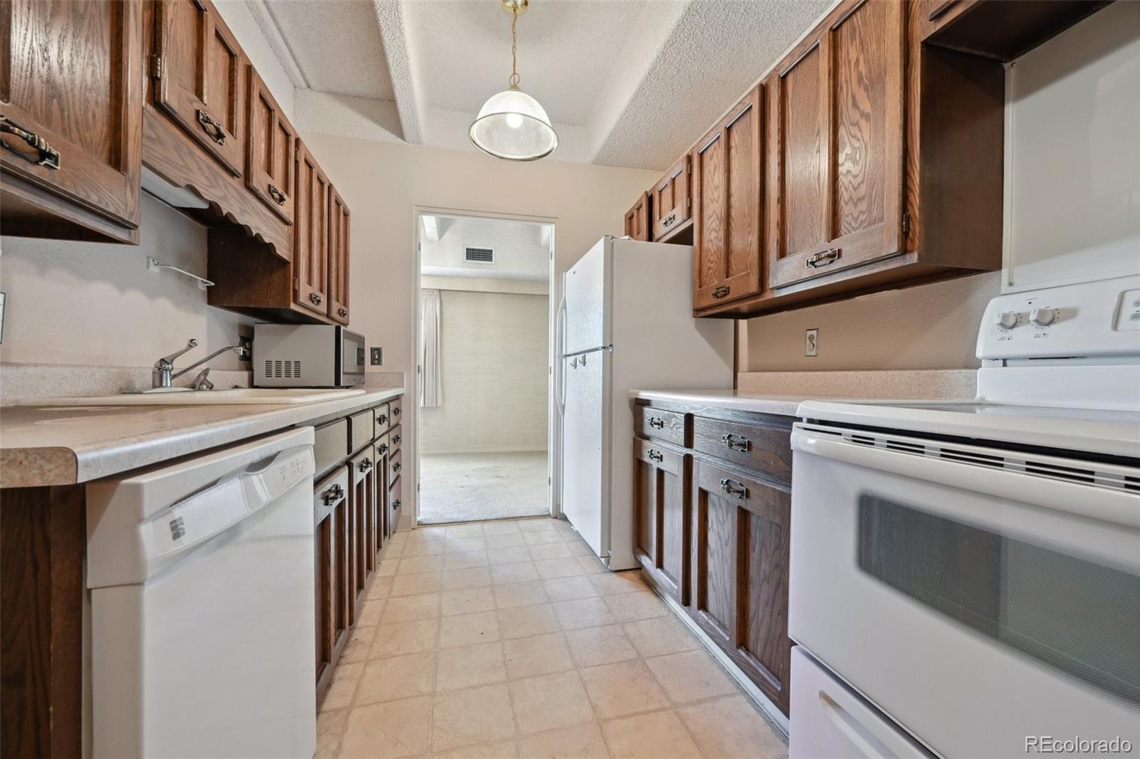 7865 East Mississippi Avenue, Unit 208 Denver, CO 80247 - Photo 11 of 32
