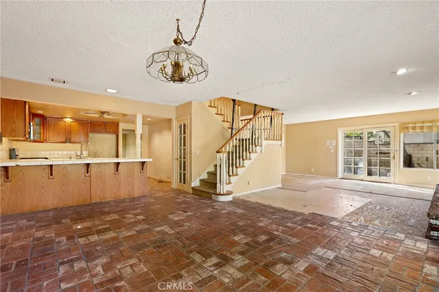 $1,125,000 | 20031 East Chapman Avenue, Orange, CA 92869