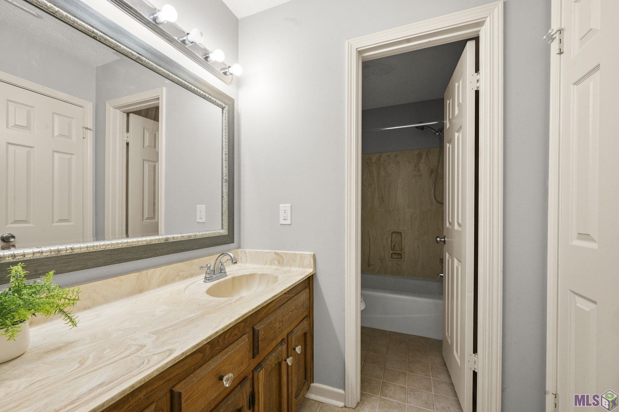 1821 Hobbiton Road Baton Rouge, LA 70810 - Photo 12 of 19