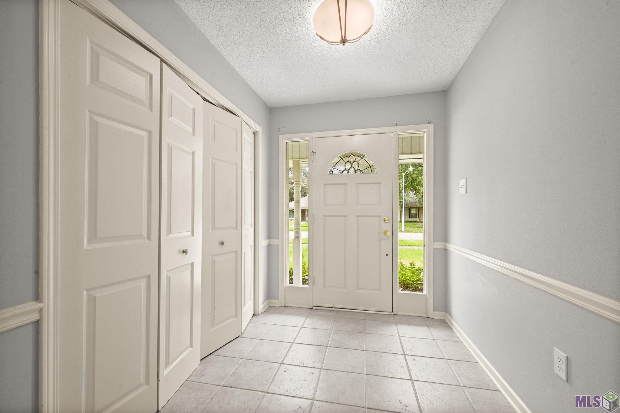 1821 Hobbiton Road Baton Rouge, LA 70810 - Photo 2 of 19