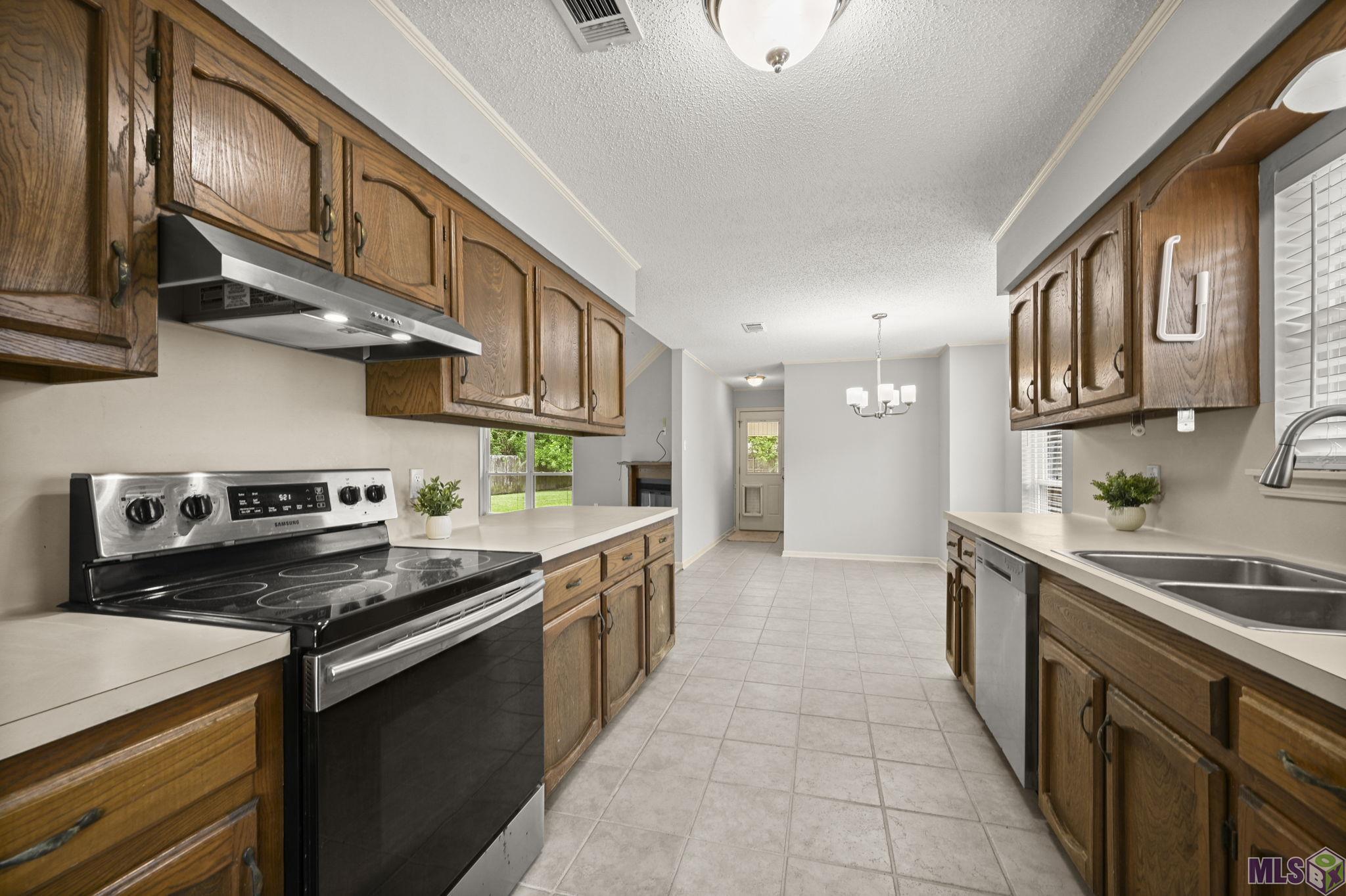 1821 Hobbiton Road Baton Rouge, LA 70810 - Photo 6 of 19