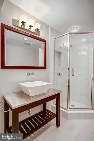 a view of utility room with washer and dryer