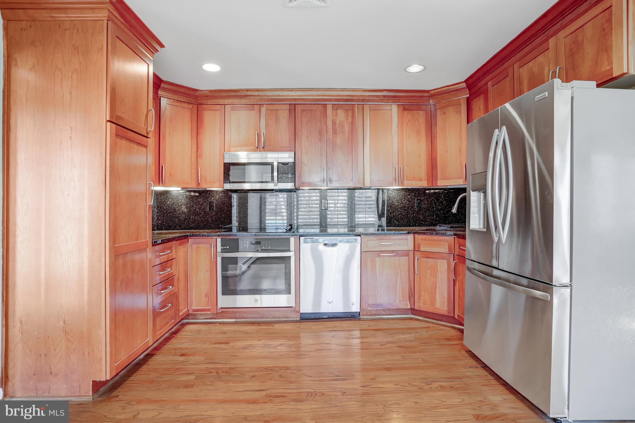 7525 Salem Road Falls Church, VA 22043 - Photo 3 of 58