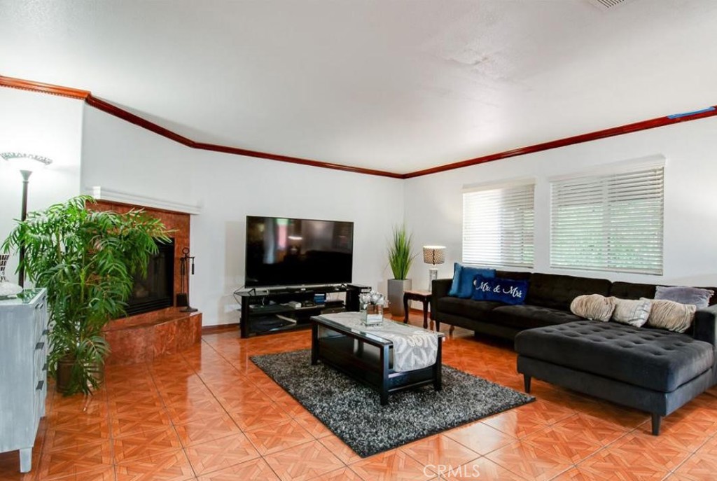 38305 Encanto Road Murrieta, CA 92563 - Photo 2 of 10 Gallery Image 2