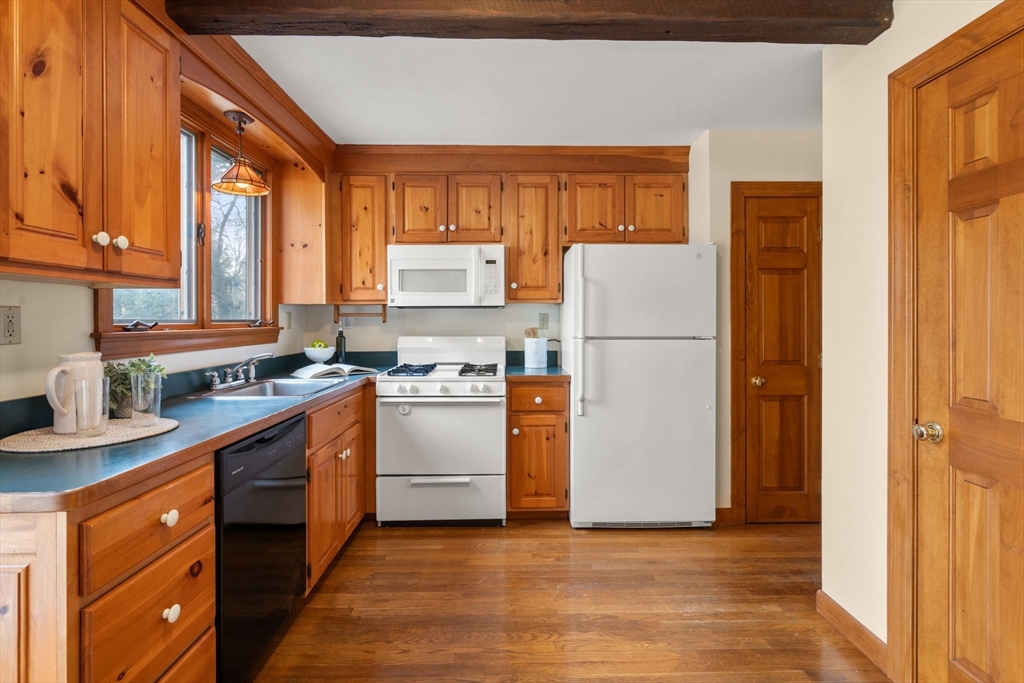 14 Westland Road Weston, MA 02493 - Photo 8 of 31 Gallery Image 8