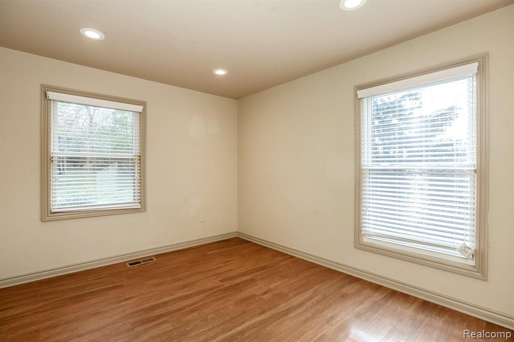25304 Farmington Road Farmington Hills, MI 48336 - Photo 39 of 62