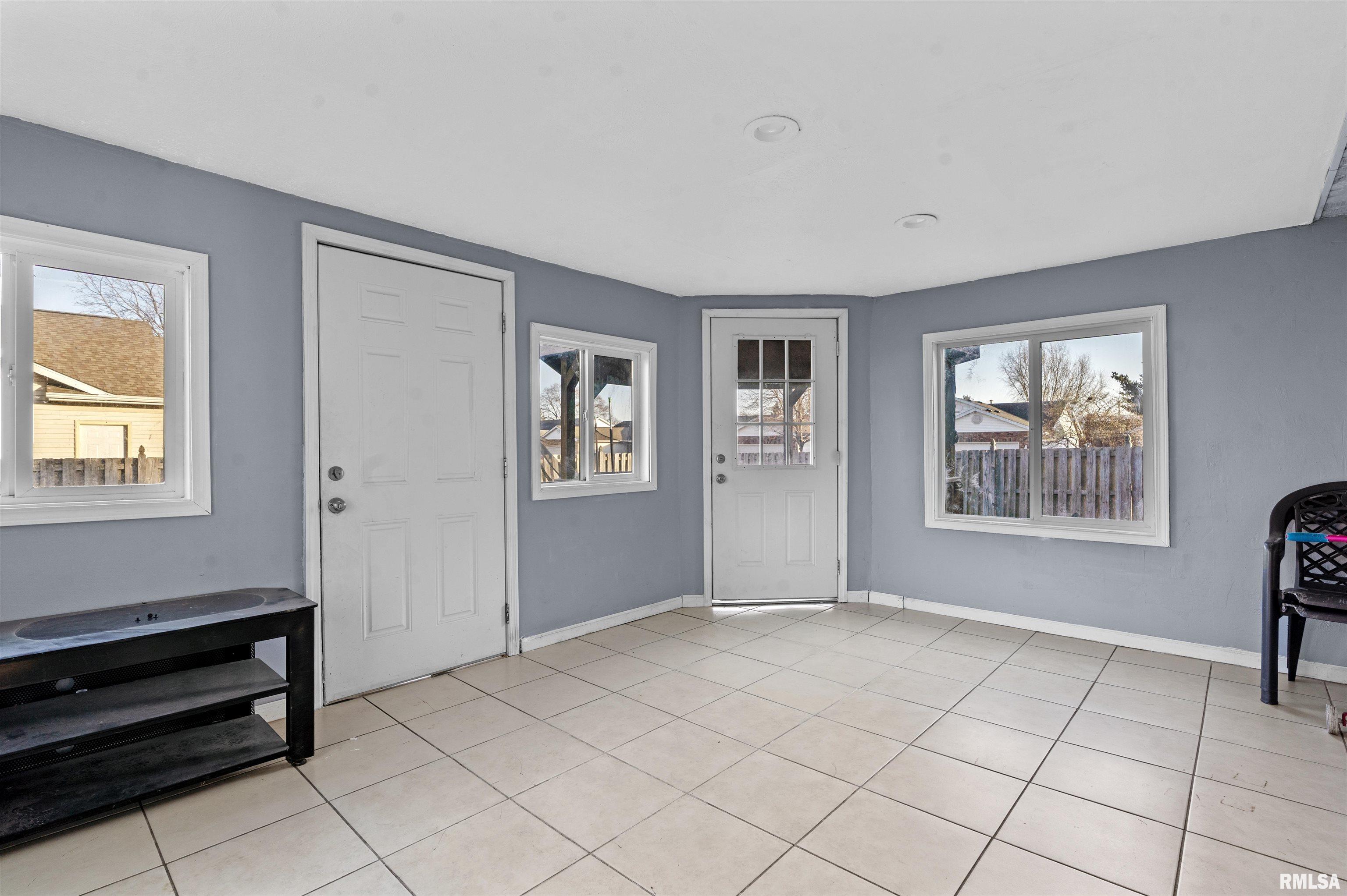 2928 Rainier Drive Springfield, IL 62704 - Photo 16 of 19