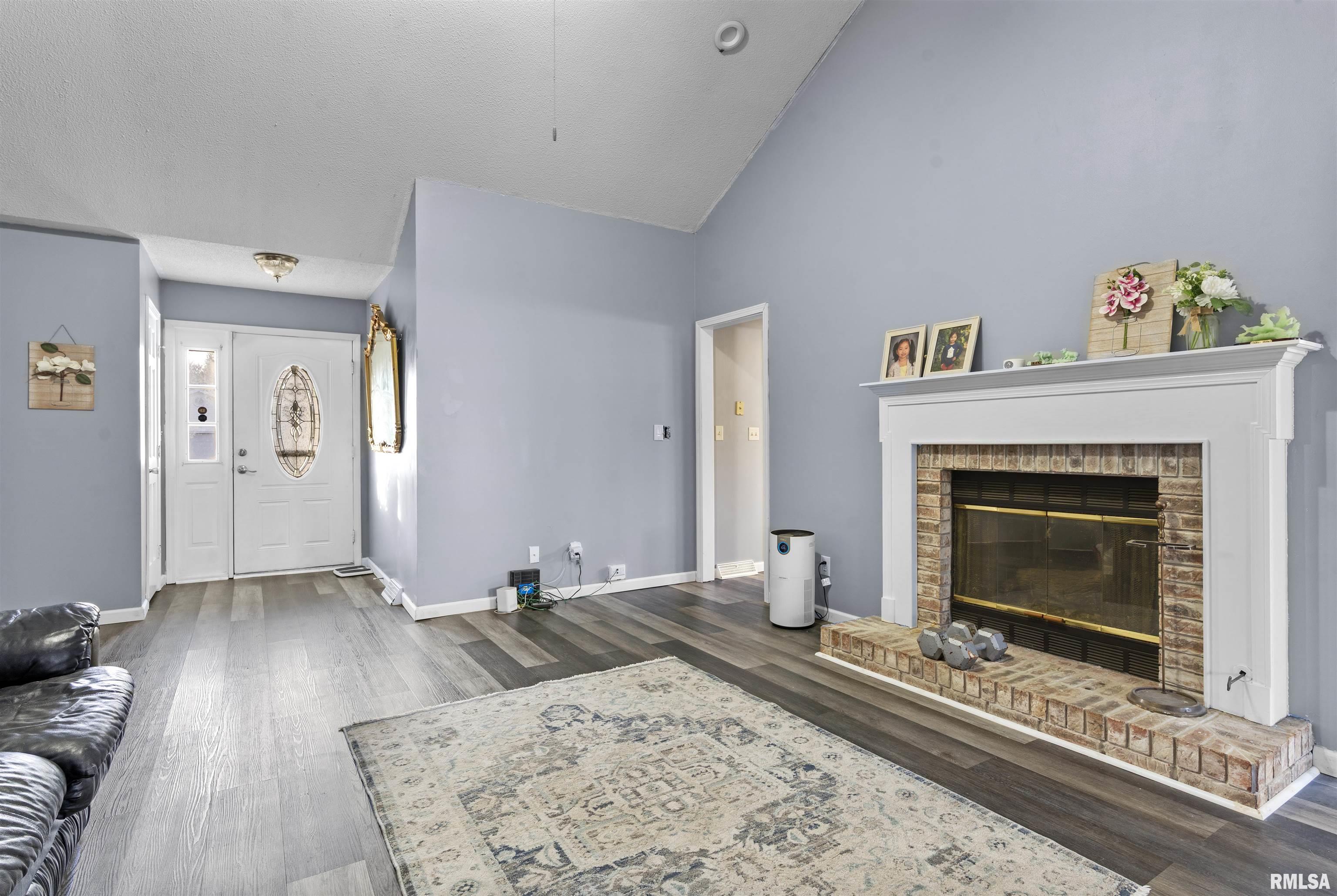 2928 Rainier Drive Springfield, IL 62704 - Photo 3 of 19