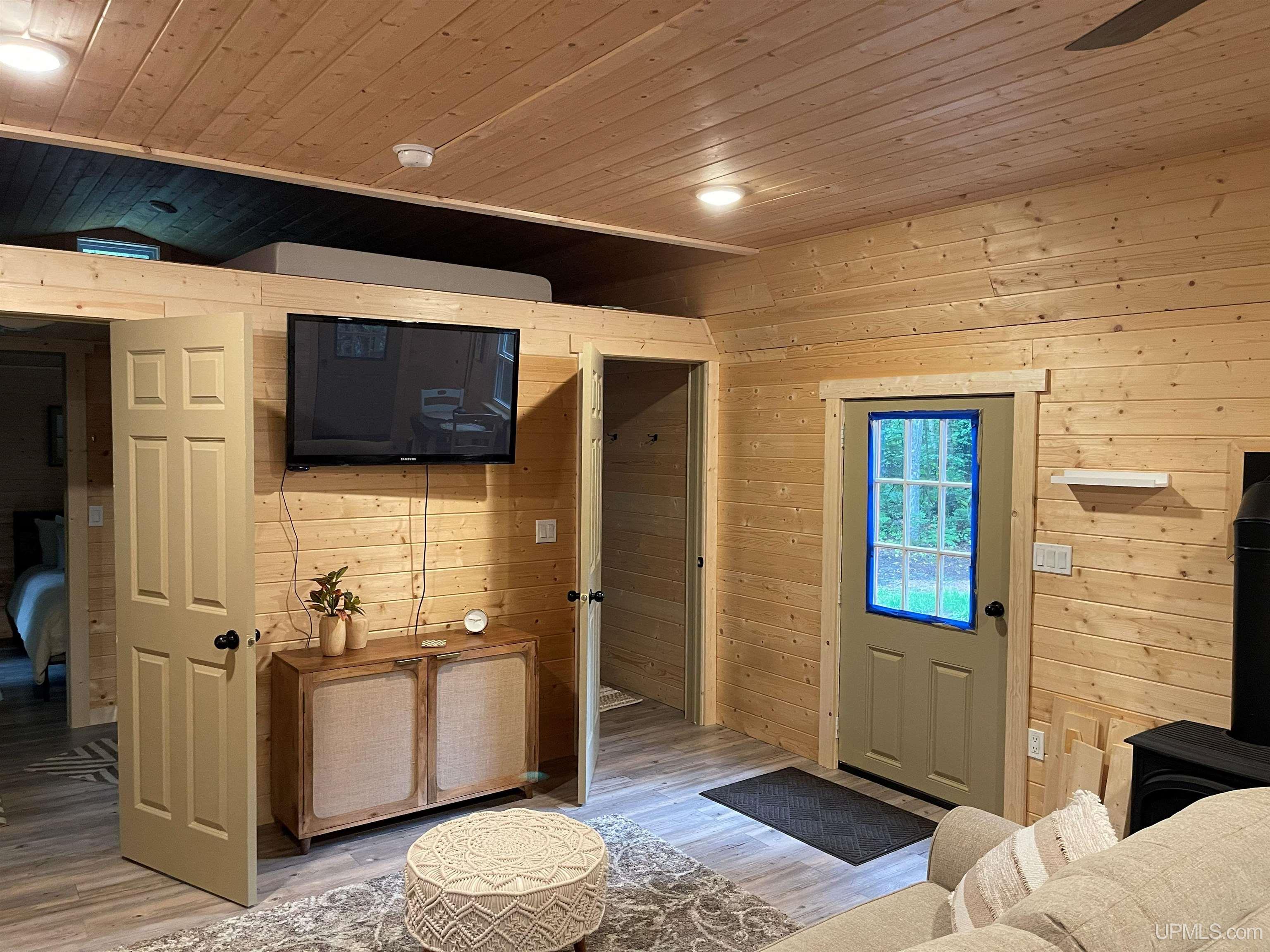 26950-26881 East Grosse Point Road Hancock, MI 49930 - Photo 6 of 23