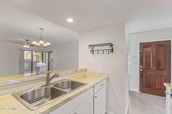 $244,900 | 1351 North Pleasant Drive, Unit 1016, Chandler, AZ 85225