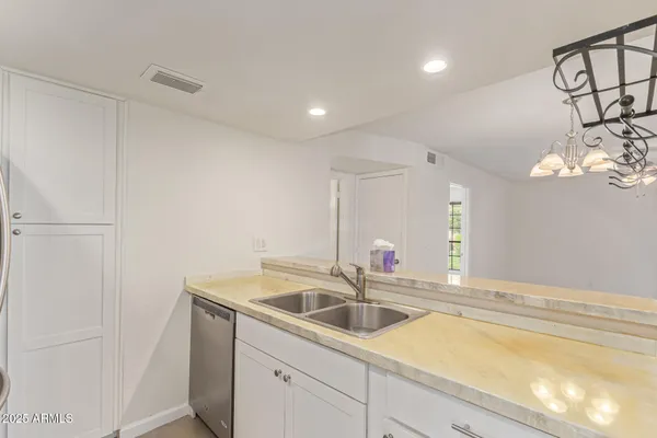 $244,900 | 1351 North Pleasant Drive, Unit 1016, Chandler, AZ 85225