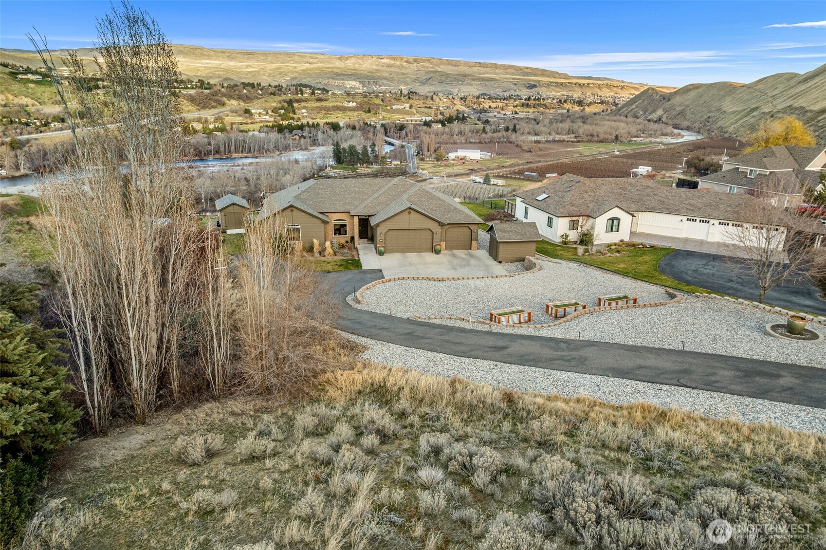 3045 Eastview Lane Wenatchee, WA 98801 - Photo 8 of 40
