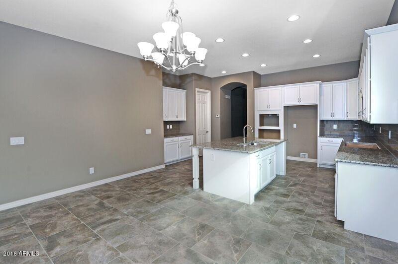 3029 East Appaloosa Road Gilbert, AZ 85296 - Photo 7 of 46 kitchen 3