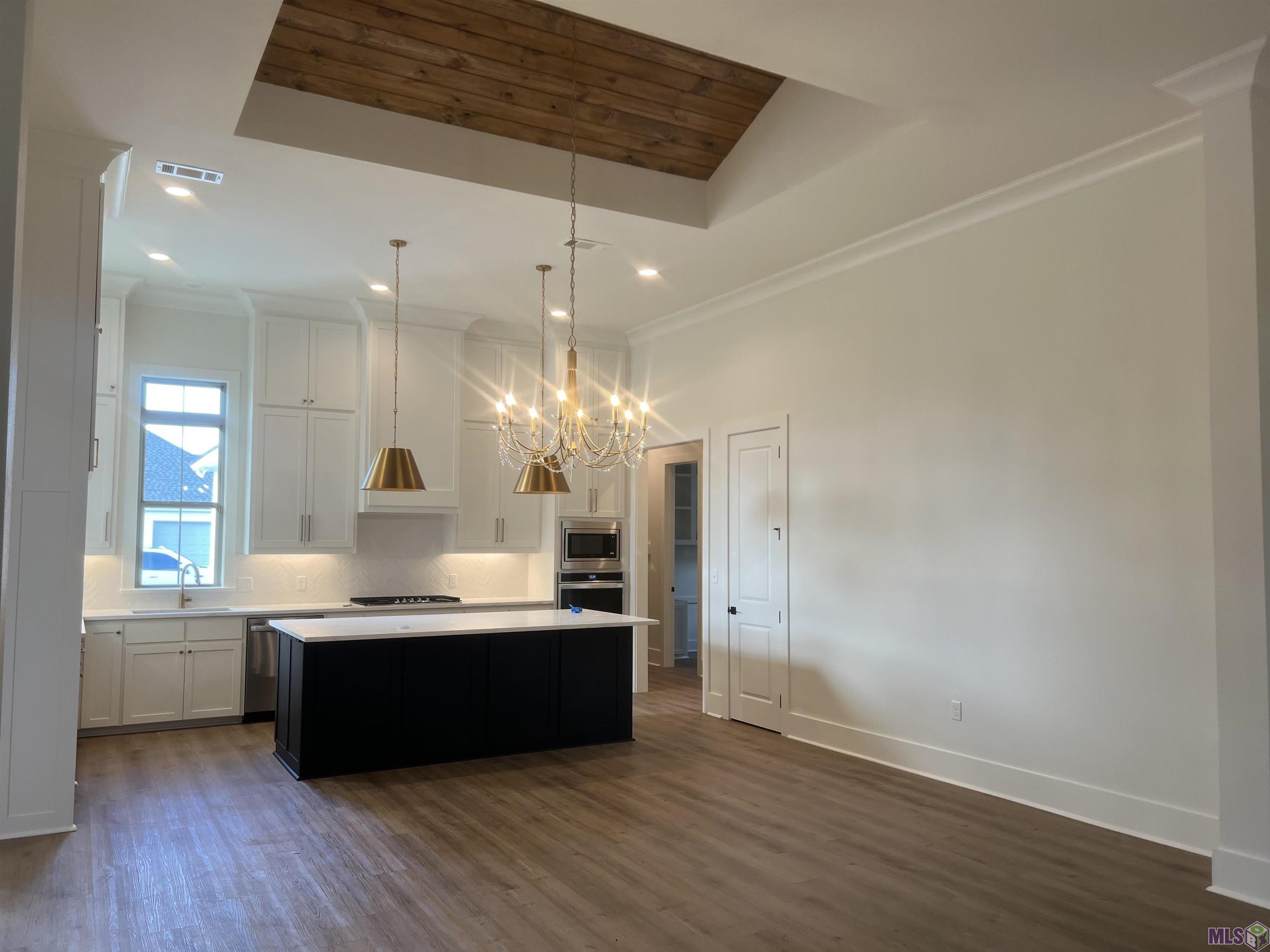 17322 Rabbit Rush Avenue Prairieville, LA 70769 - Photo 4 of 24 Gallery Image 4