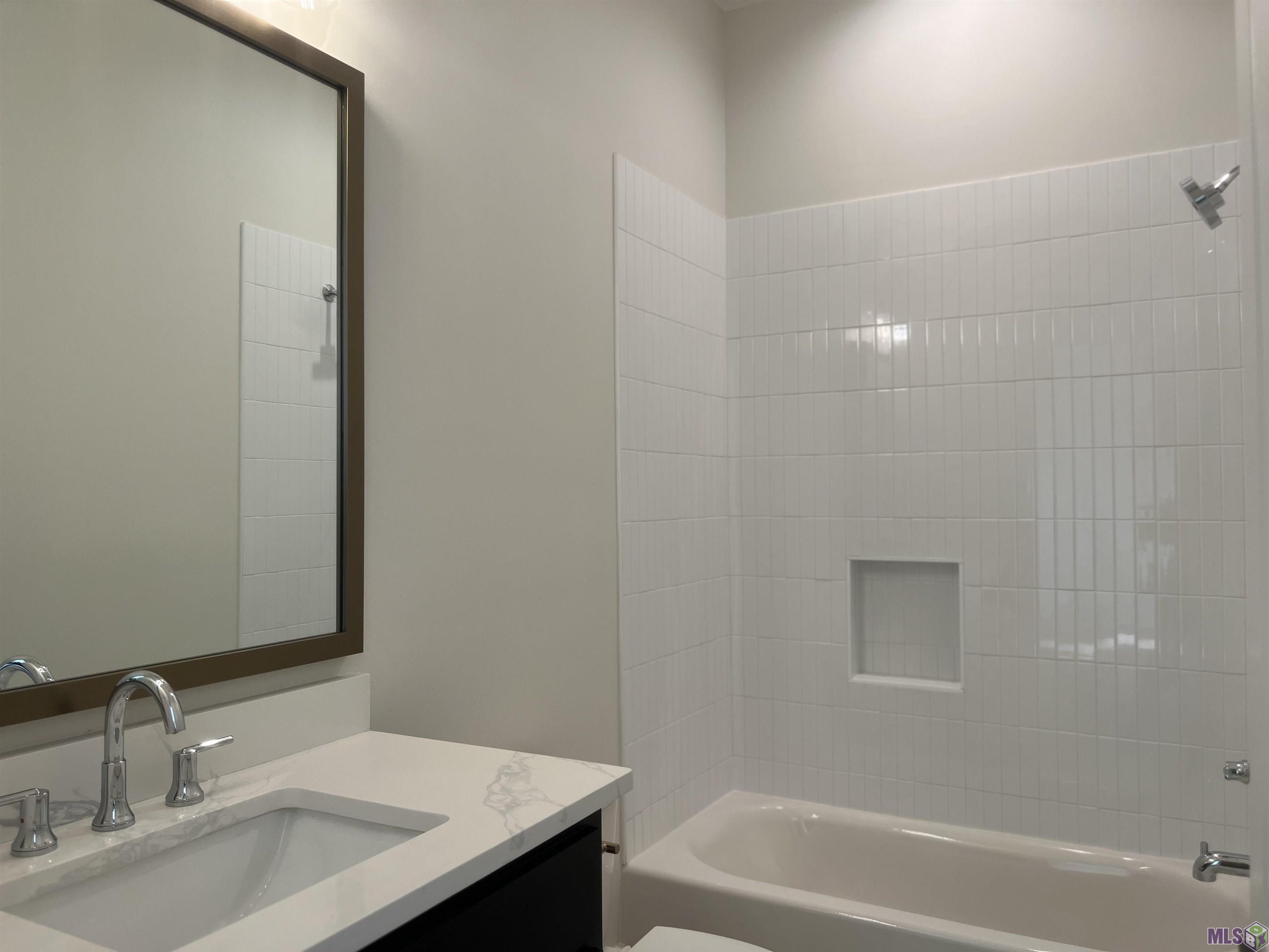 17322 Rabbit Rush Avenue Prairieville, LA 70769 - Photo 9 of 24 Gallery Image 9