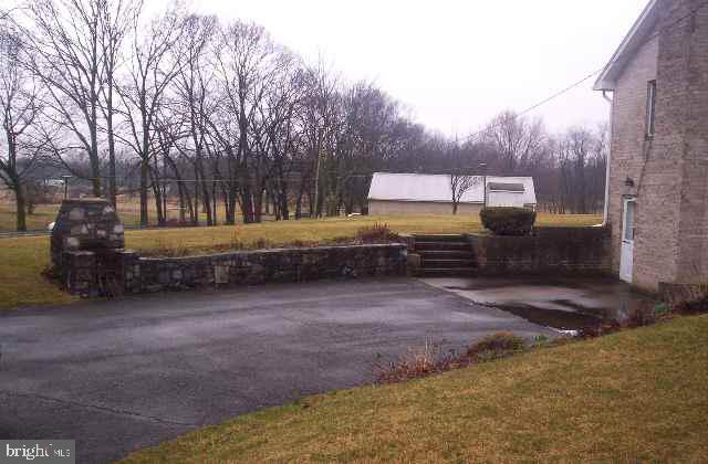 102 Alters Road Carlisle, PA 17015 - Photo 5 of 8 Gallery Image 5