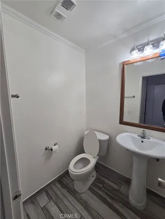 $2,400 | 1380 West 48th Street, Unit 33, San Bernardino, CA 92407