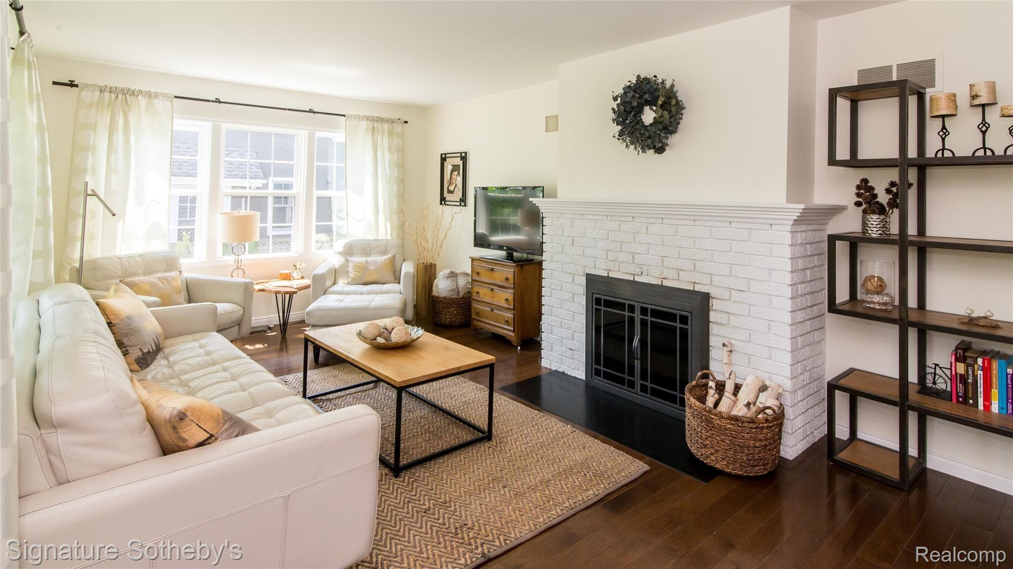 263 Ravine Road Birmingham, MI 48009 - Photo 7 of 79 008_9.jpg Another view of living room w/fireplace