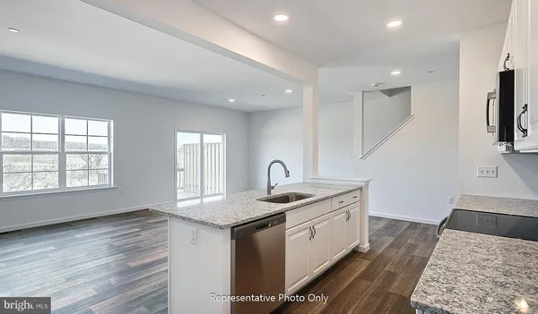 $378,800 | 7841 Oakbrook Drive, Harrisburg, PA 17112