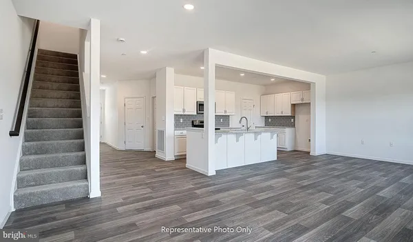 $378,800 | 7841 Oakbrook Drive, Harrisburg, PA 17112