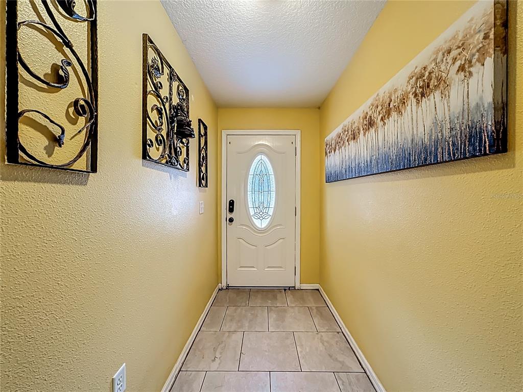 11112 Hidden Breeze Drive Wimauma, FL 33598 - Photo 4 of 41
