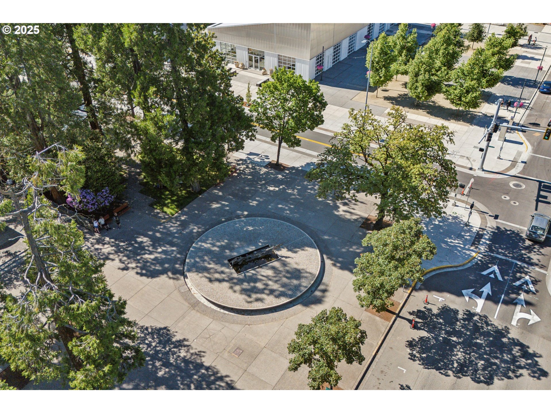 5713 Durst Street Eugene, OR 97402 - Photo 17 of 18 a view of a garden with a fountain