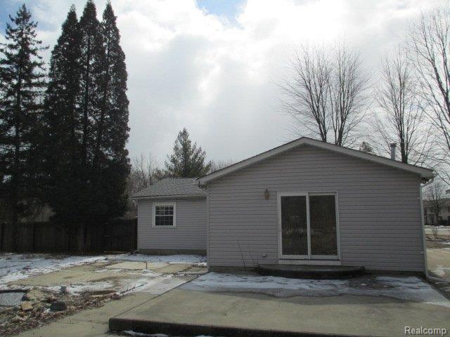 48515 Callens Road New Baltimore, MI 48047 - Photo 3 of 11 2013-03-20 11.51.55.jpg