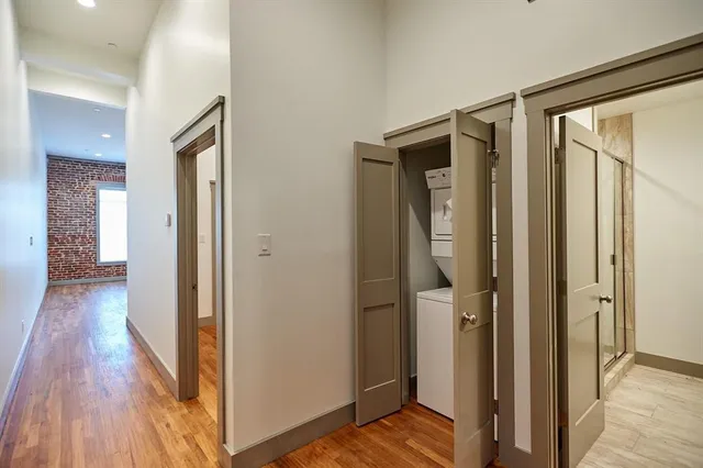 $1,275 | 200 West Brown Street, Unit 203, Ennis, TX 75119