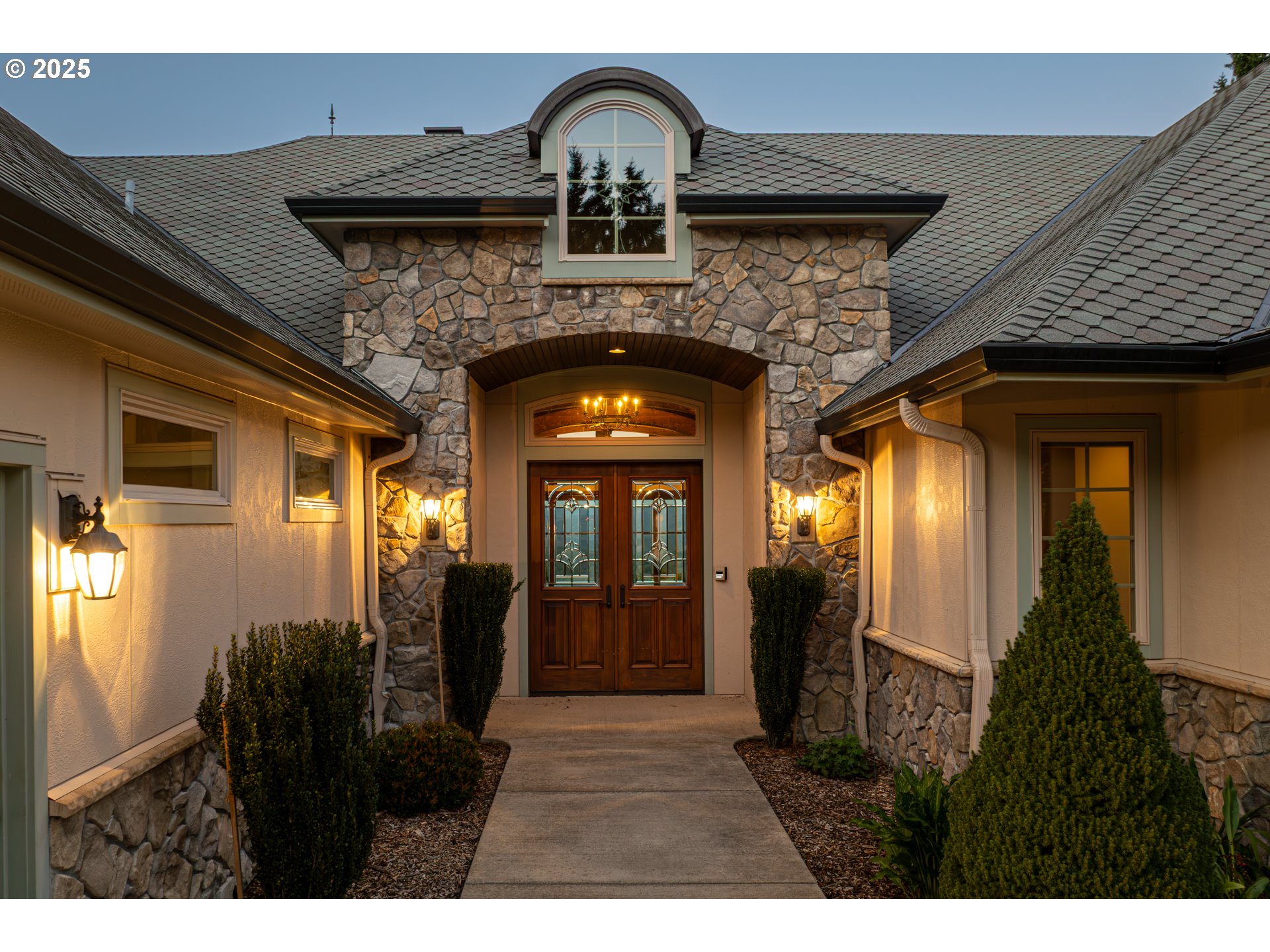 421 Woodland Heights Road Woodland, WA 98674 - Photo 48 of 48 a view of a living room and entryway