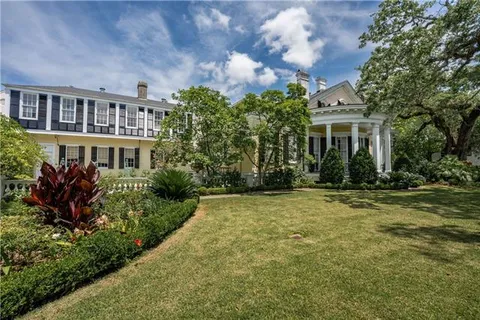 $8,500,000 | 2423 Prytania Street, New Orleans, LA 70130