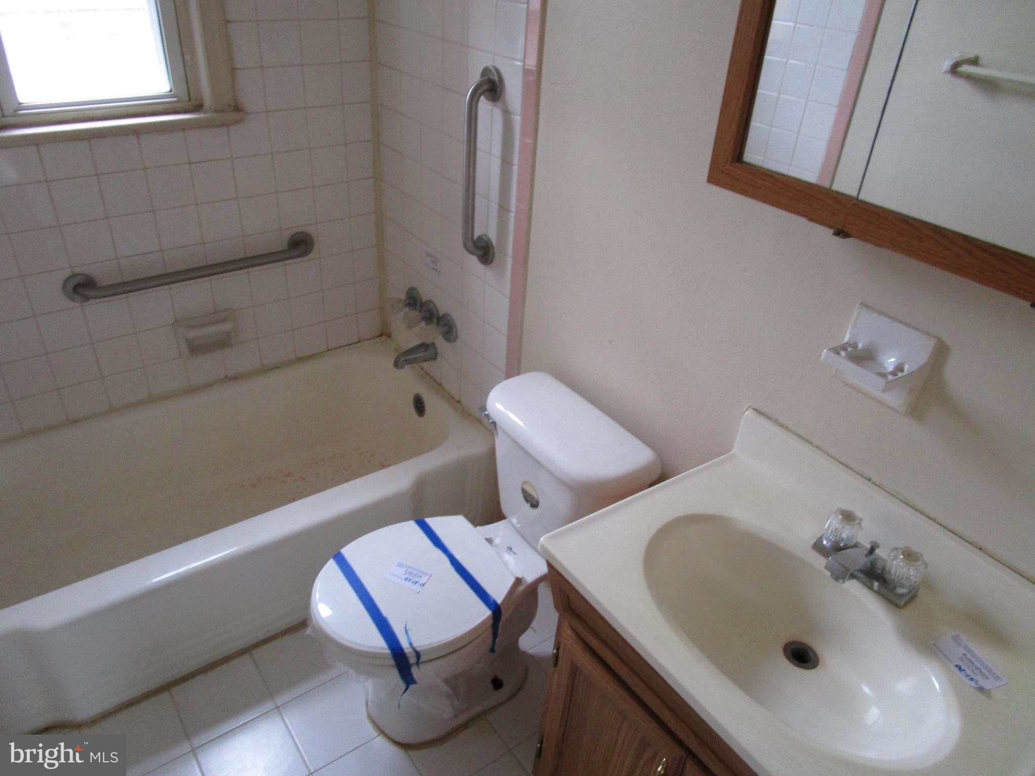 1038 Ruatan Street Silver Spring, MD 20903 - Photo 9 of 12 Bath