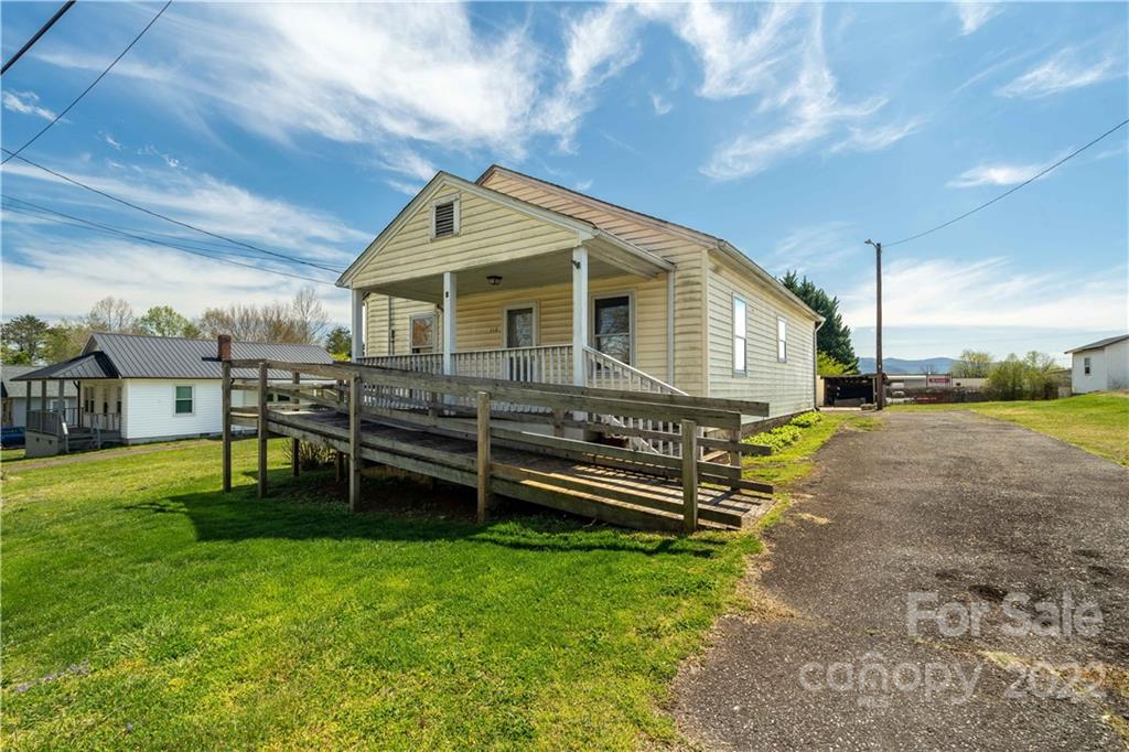112 Walker Road Morganton, NC 28655 - Photo 1 of 24 Gallery Image 1