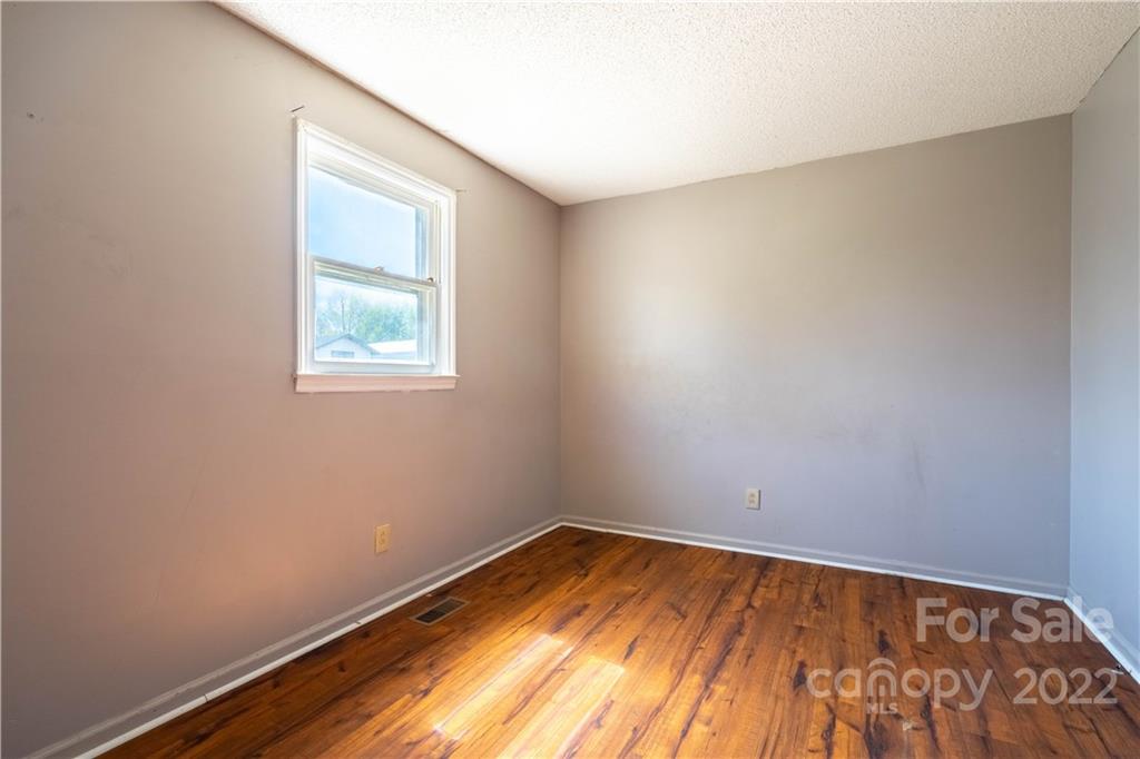 112 Walker Road Morganton, NC 28655 - Photo 12 of 24 Gallery Image 12