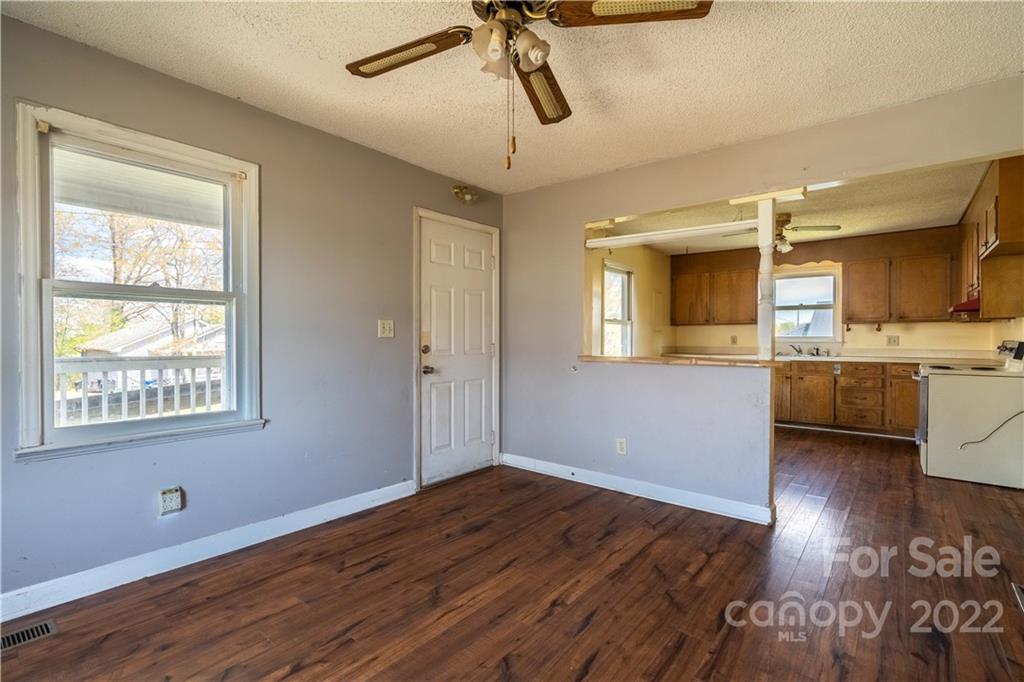 112 Walker Road Morganton, NC 28655 - Photo 4 of 24 Gallery Image 4