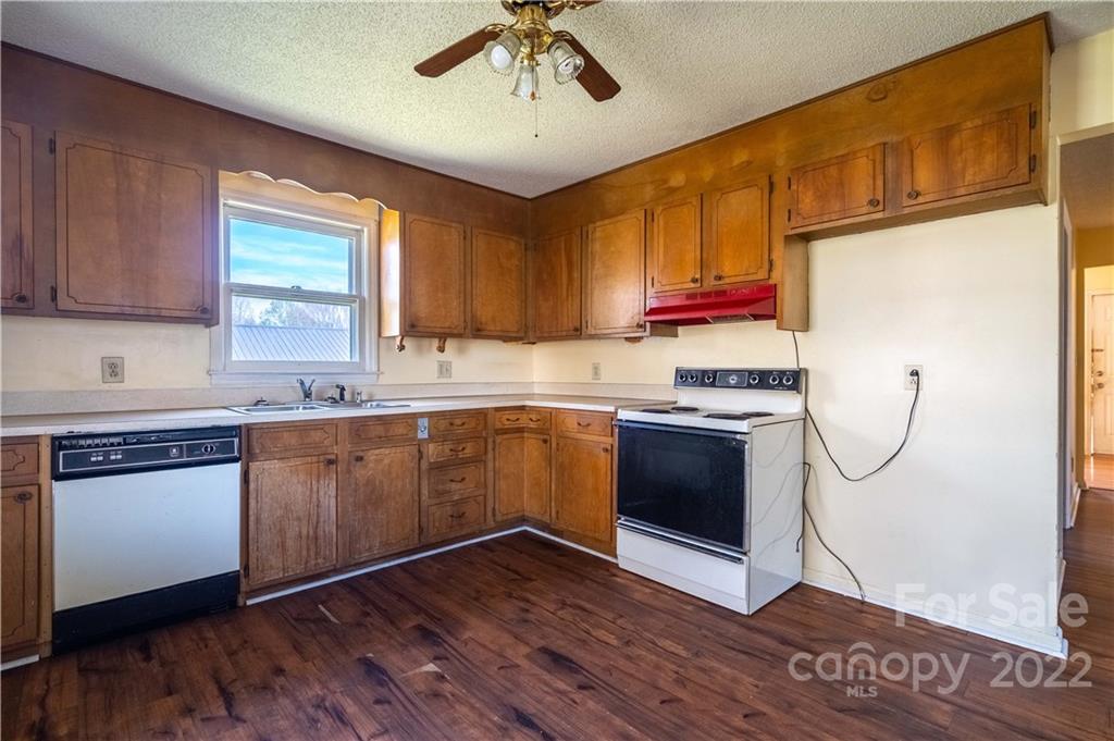 112 Walker Road Morganton, NC 28655 - Photo 5 of 24 Gallery Image 5