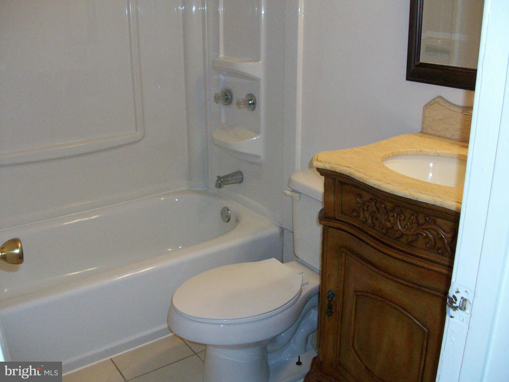 8306 Leland Road Manassas, VA 20111 - Photo 11 of 26 Bath