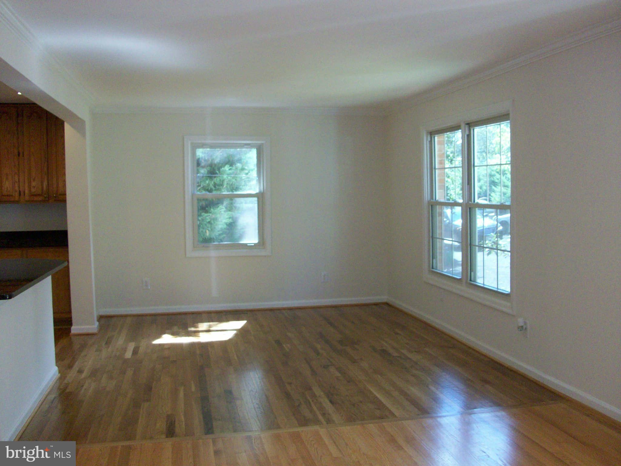 8306 Leland Road Manassas, VA 20111 - Photo 8 of 26 Living Room