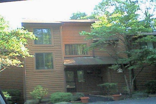 102 Woods Lane Bushkill, PA 18324 - Photo 1 of 1 Main Photo