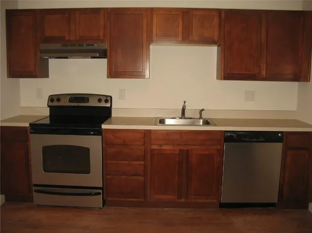 $2,300 | 7 New Street, Unit 202, Danbury, CT 06810