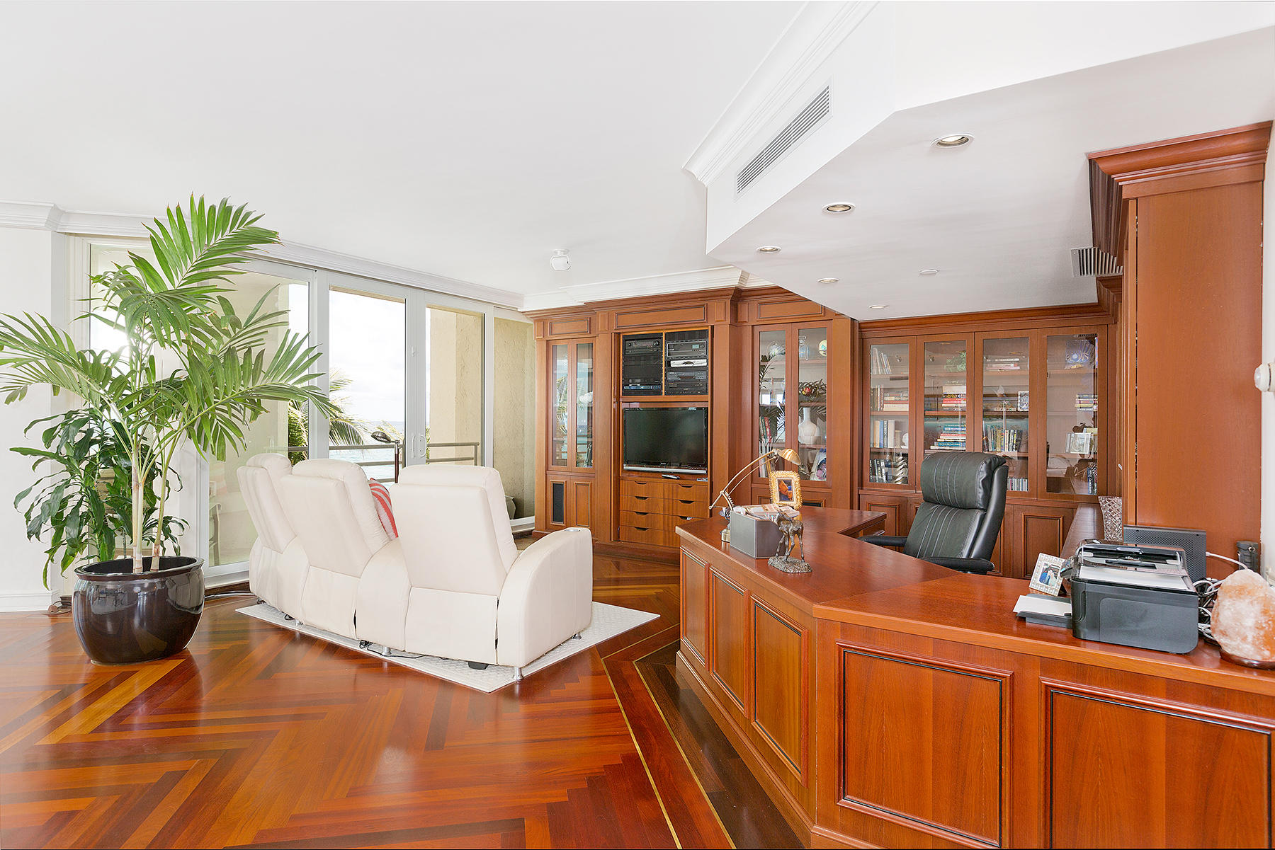 800 South Ocean Boulevard, Unit 305 Boca Raton, FL 33432 - Photo 24 of 44 Media/family