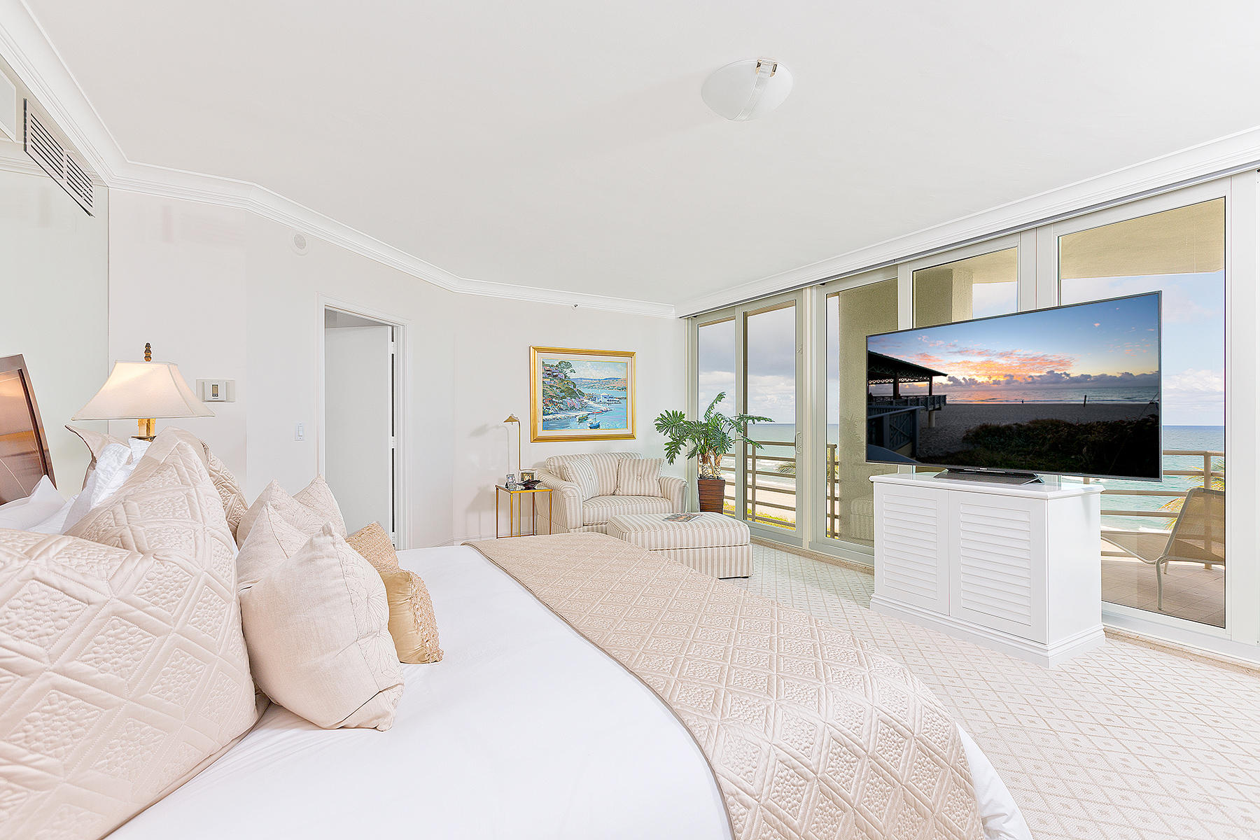 800 South Ocean Boulevard, Unit 305 Boca Raton, FL 33432 - Photo 26 of 44 Oceanfront Masterbedroom