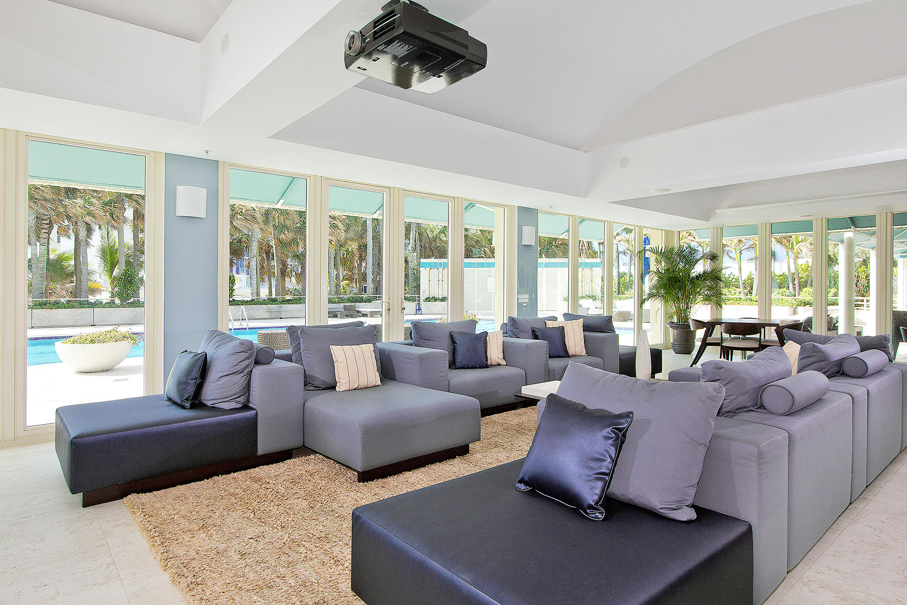 800 South Ocean Boulevard, Unit 305 Boca Raton, FL 33432 - Photo 37 of 44 Beach/poolside clubroom