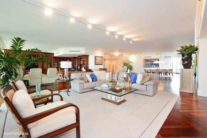 800 South Ocean Boulevard, Unit 305 Boca Raton, FL 33432 - Photo 6 of 44 oceanfront Livingroom