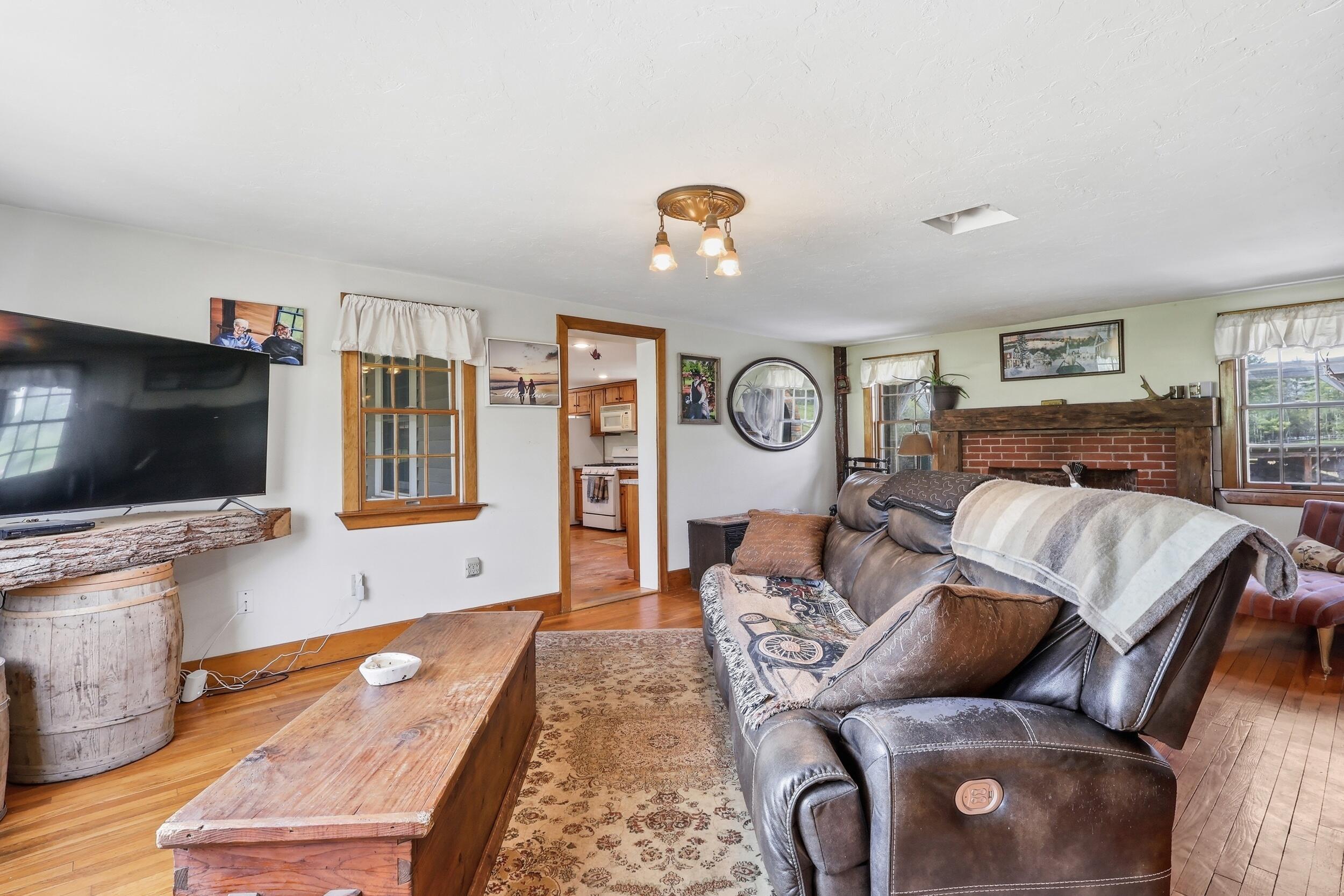 279 Merchants Row Lebanon, ME 04027 - Photo 7 of 58 7