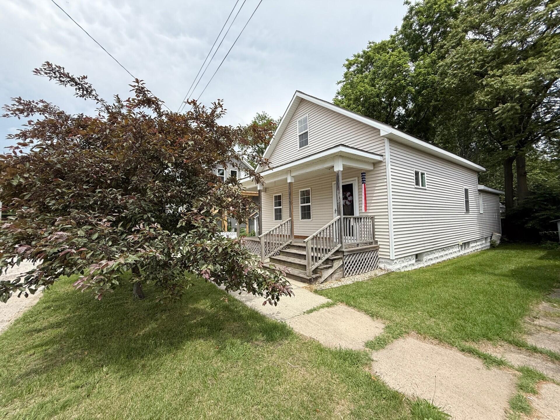 603 South George Street Ludington, MI 49431 - Photo 22 of 23 Side Exterior